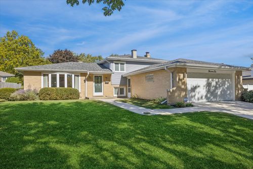 1310 Iroquois Ln, Darien, IL, 60561-5031 | Card Image