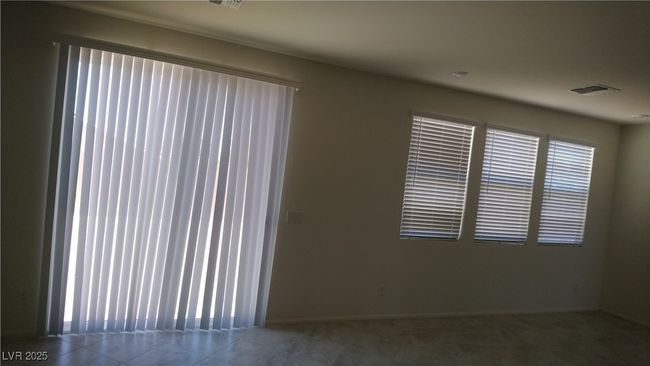 5658 Autumn Cliffs Way, House other with 5 bedrooms, 3 bathrooms and null parking in Las Vegas NV | Image 5