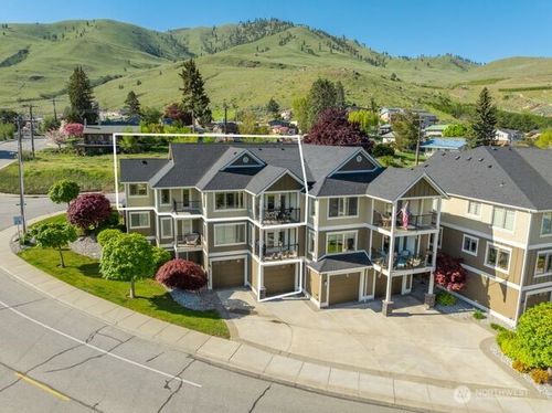 c3-230 E Farnham Ave, Chelan, WA, 98816-9191 | Card Image