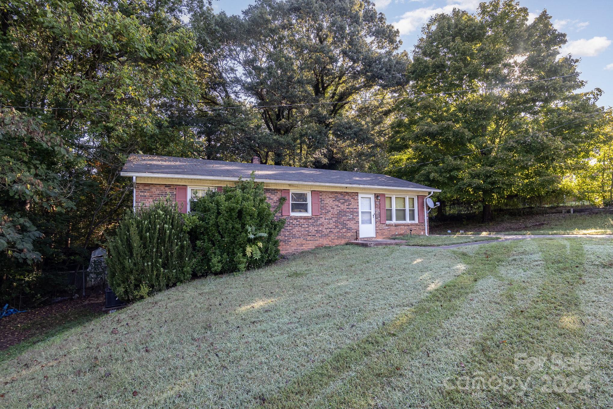 Westgate Dr, Shelby, NC 28152