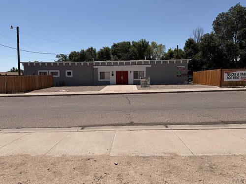 1900 Oakshire Ln, Pueblo, CO, 81001-5616 | Card Image