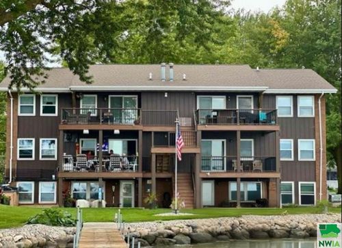 111 N Emerald Dr, Storm Lake, IA, 50588-2764 | Card Image