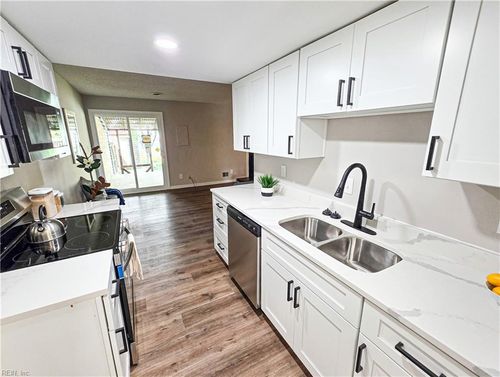 443 Hill Meadow Dr, Virginia Beach, VA, 23454-4783 | Card Image