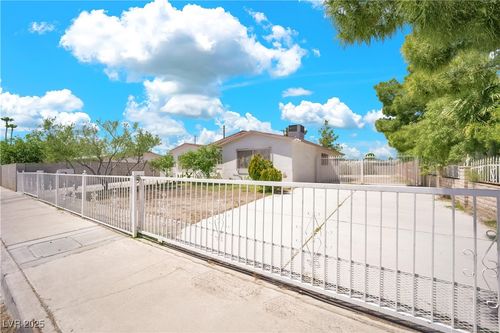 45 Prince Ln, Las Vegas, NV, 89110-4536 | Card Image