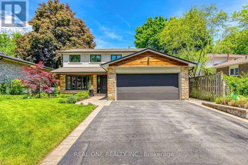 165 Arichat Rd, Oakville, ON, L6J5N5 | Card Image