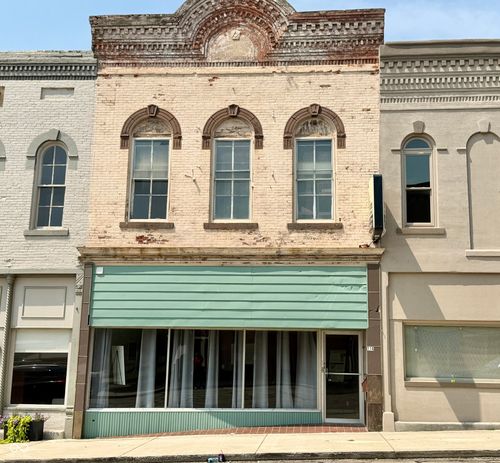 114 N Monroe St, Williamsport, IN, 47993-1141 | Card Image