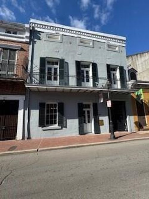 apt-2a-415 Burgundy St, New Orleans, LA, 70112-3461 | Card Image