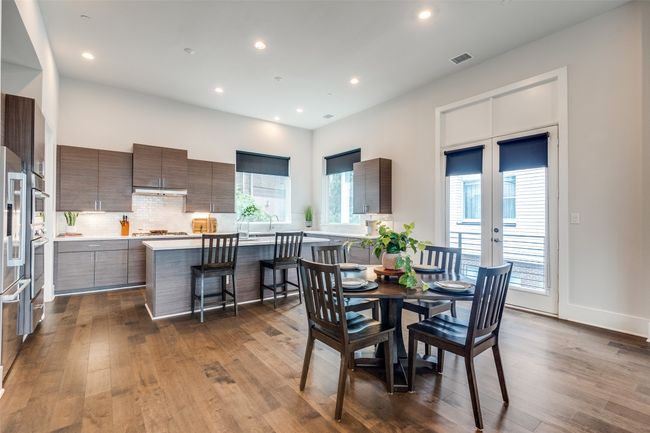 APT-501 - 381 E Greenbriar Ln, Townhouse with 3 bedrooms, 4 bathrooms and null parking in Dallas TX | Image 10