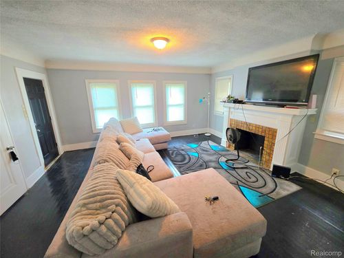 2660 Glendale St, Detroit, MI, 48238-3434 | Card Image