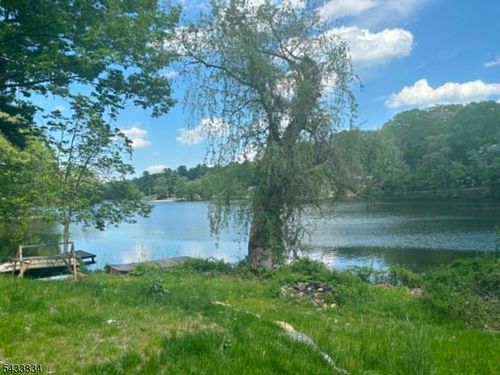 77 Goldfinch Ln, Hewitt, NJ, 07421-2607 | Card Image