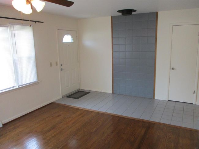 Entry Foyer - Ceramic Tile | Image 6