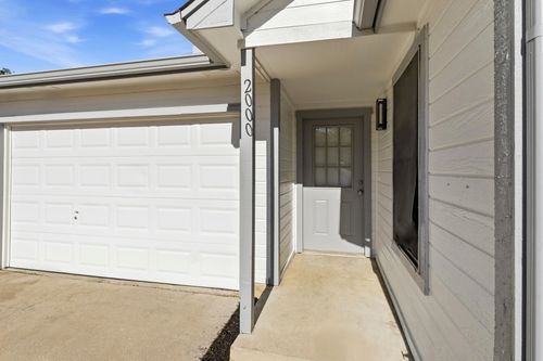 2000 Andover Dr, Round Rock, TX, 78664-2285 | Card Image