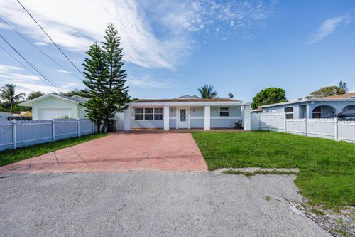 2578 Kentucky St, West Palm Beach, FL, 33406-4236 | Card Image