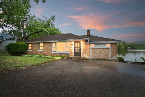 3815 Midway Dr, Island Lake, IL, 60042-9638 | Card Image