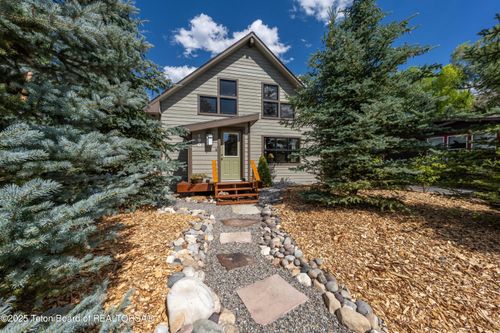 190 Moose St, Jackson, WY, 83001-8589 | Card Image