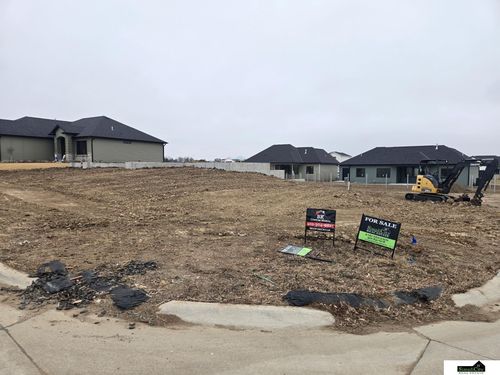 9400 Elm Creek Rd, Lincoln, NE, 68520-1181 | Card Image