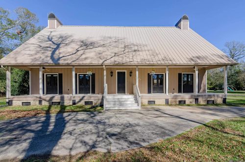 8103 Belle Helene Dr, Denham Springs, LA, 70726-6611 | Card Image