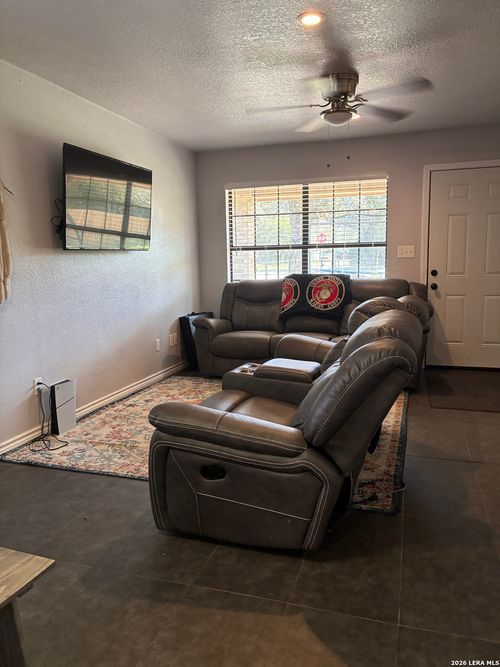 204 San Antonio, Camp Wood, TX, 78833 | Card Image