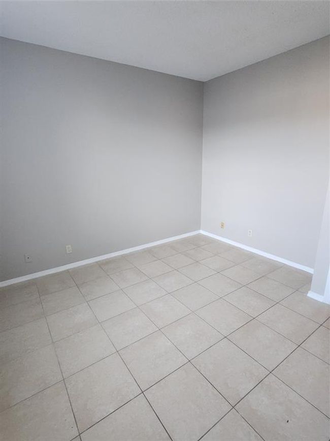 primary bedroom alternate view | Image 8