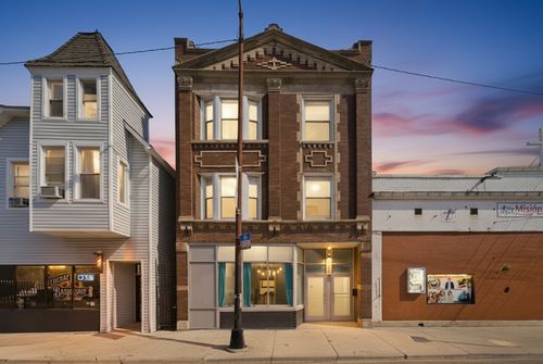 3538 North Ave, CHICAGO, IL, 60647-4835 | Card Image
