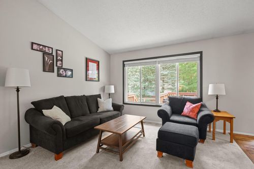 7600 Palomino Ln, Lino Lakes, MN, 55014-2905 | Card Image