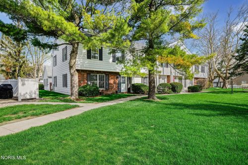 19 Olde Orchard Dr, Perrysburg, OH, 43551-3216 | Card Image
