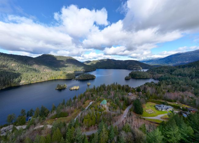 4736 Bear Bay Road, House other with 5 bedrooms, 3 bathrooms and 10 parking in Pender Harbour BC | Image 3