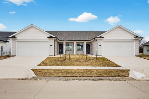 2216 Legacy Dr, Norwalk, IA, 50211-9771 | Card Image