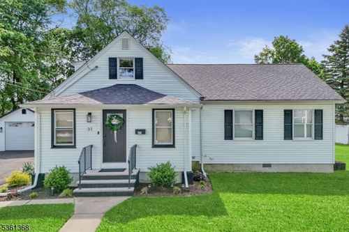31 Andrews Pl, Pompton Plains, NJ, 07444-1601 | Card Image