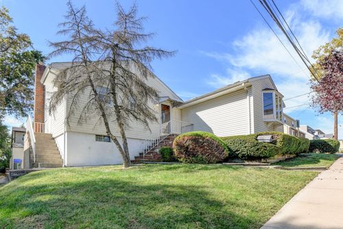 149 Charles St, Secaucus, NJ, 07094-2101 | Card Image