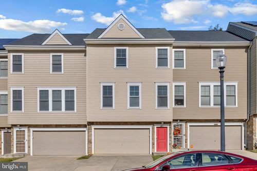 437 Woodcrest Dr Se, WASHINGTON, DC, 20032-5484 | Card Image