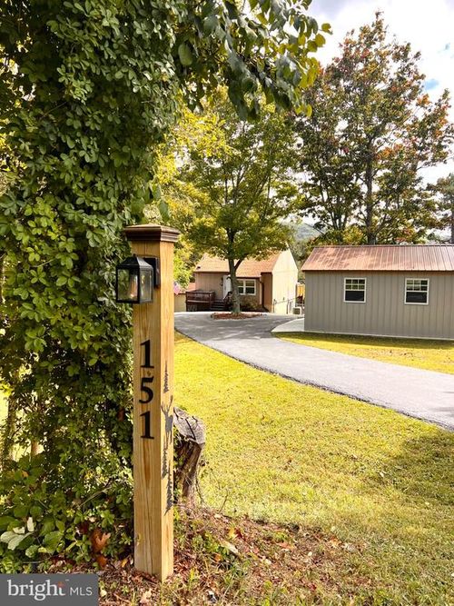 151 Atwood Dr, GERRARDSTOWN, WV, 25420-4088 | Card Image