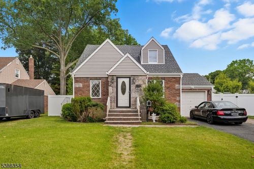 131 4th Ave, Westwood, NJ, 07675-3403 | Card Image