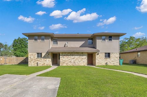 b-1603 Hazelwood St, Conroe, TX, 77301 | Card Image