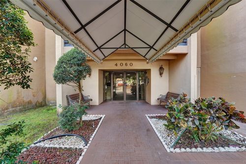 apt-32-4060 N Hills Dr, Hollywood, FL, 33021-2432 | Card Image