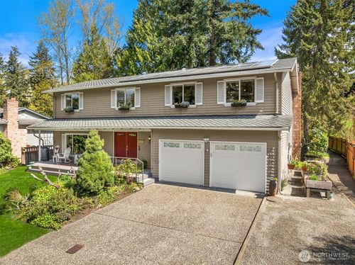 6556 116th Pl Ne, Kirkland, WA, 98033-8447 | Card Image