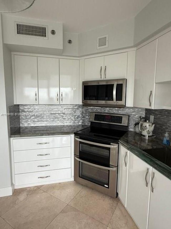 APT-2804 - 18911 Collins Ave, Condo with 2 bedrooms, 3 bathrooms and null parking in Sunny Isles Beach FL | Image 27