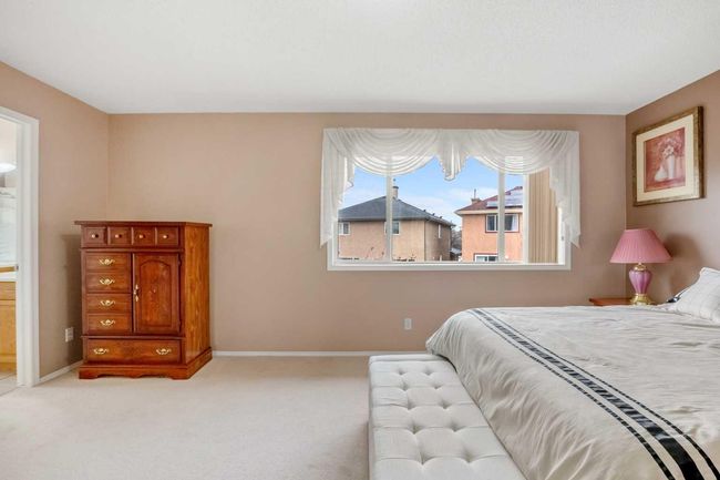 226 Everwillow Close Sw, House other with 5 bedrooms, 4 bathrooms and 4 parking in Calgary AB | Image 24