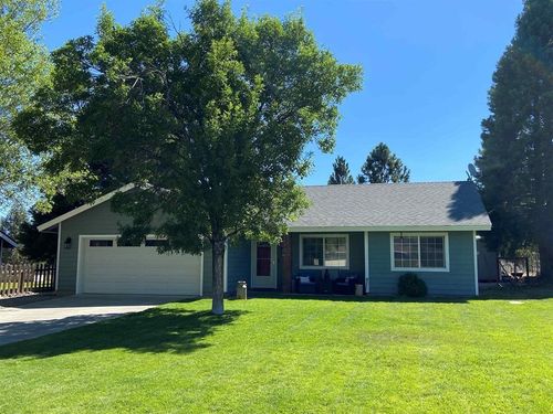 16940 Lake Shore Dr, Weed, CA, 96094-9483 | Card Image