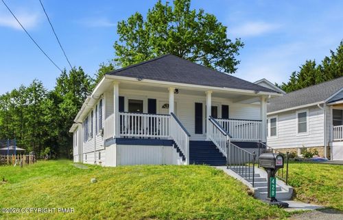 428 Shook Ave, Stroudsburg, PA, 18360-2913 | Card Image