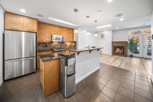 156 9 St Ne, Calgary, AB, T2E0P4 | Card Image