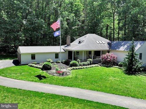 5150 Chestnut Grove Rd, SPRING GROVE, PA, 17362-7913 | Card Image
