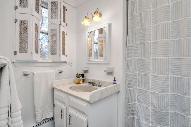 Full bath off this space | Image 22
