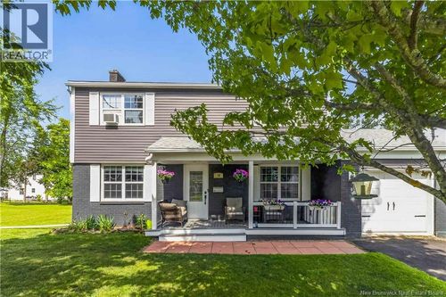 16 Irwin Dr, Riverview, NB, E1B1B8 | Card Image