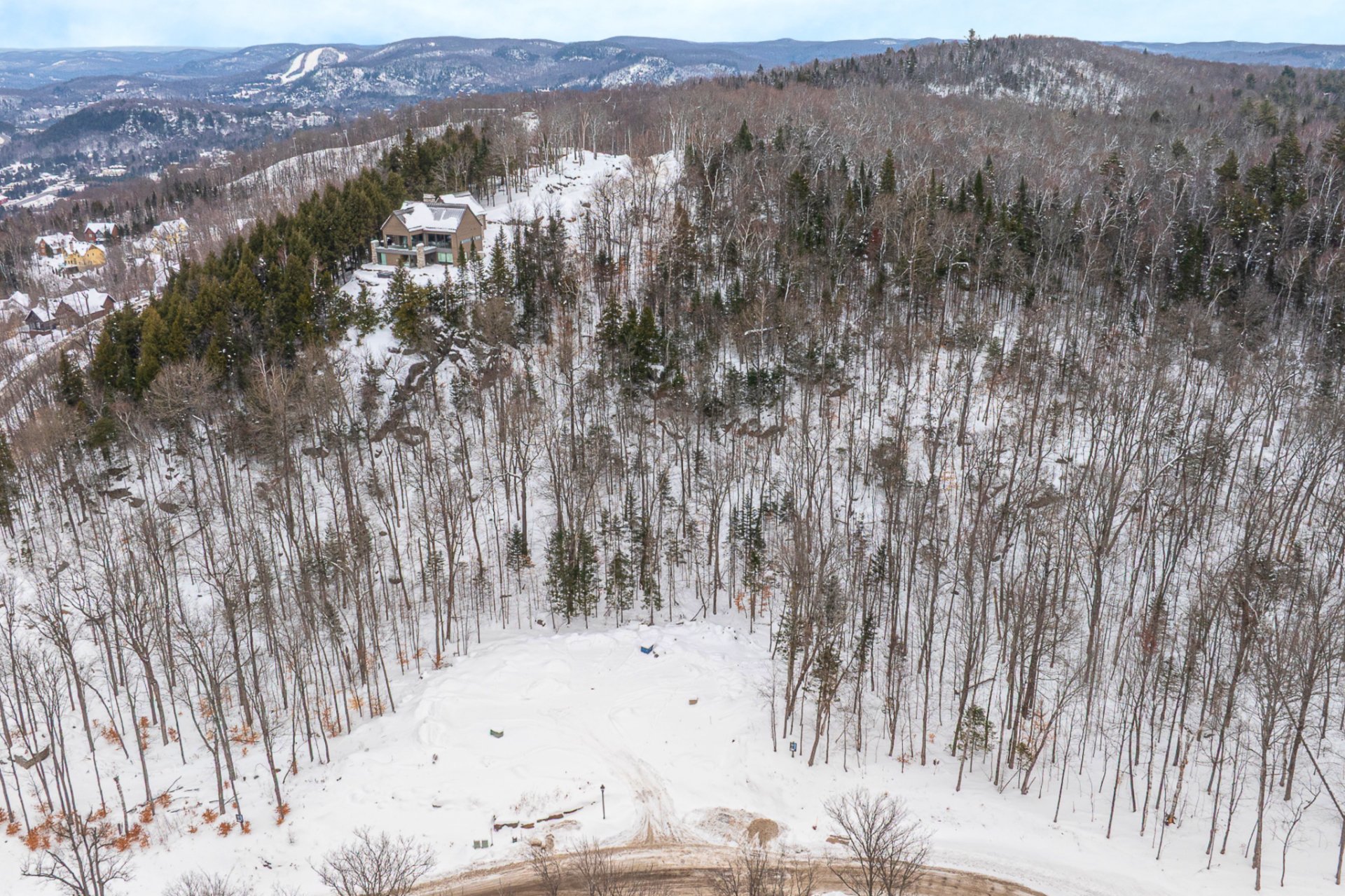 Land in Saint-Sauveur 5