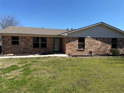 902 N 4th St, Wills Point, TX, 75169-1152 | Card Image