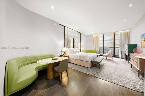 402-801 S Miami Ave, Miami, FL, 33130-4523 | Card Image