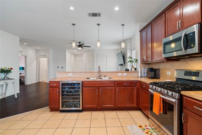 336 Waterloo Dr, House other with 3 bedrooms, 2 bathrooms and 4 parking in Kyle TX | Image 9