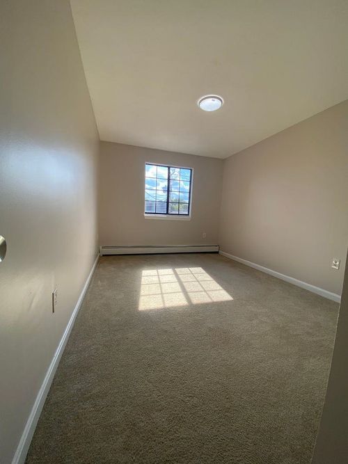 apt-32-153 W Hancock St, Manchester, NH, 03102-6727 | Card Image