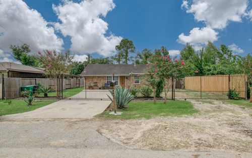 8002 Carolwood Dr, Houston, TX, 77028-2620 | Card Image